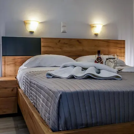Skyros Avra Residences Aparthotel *