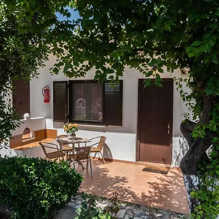 Skyros Avra Residences *