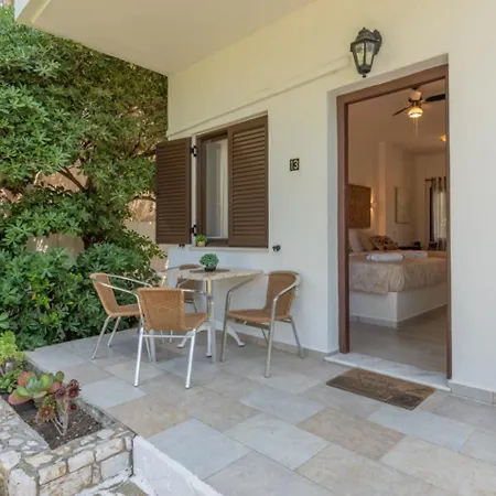 Ξενοδοχείο με διαμερίσματα Avra Residences Σκύρος