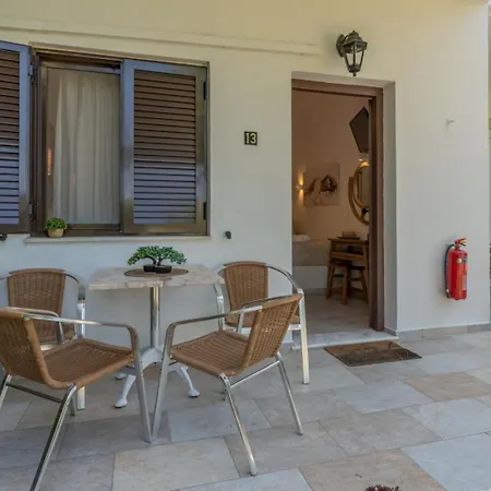Avra Residences Σκύρος