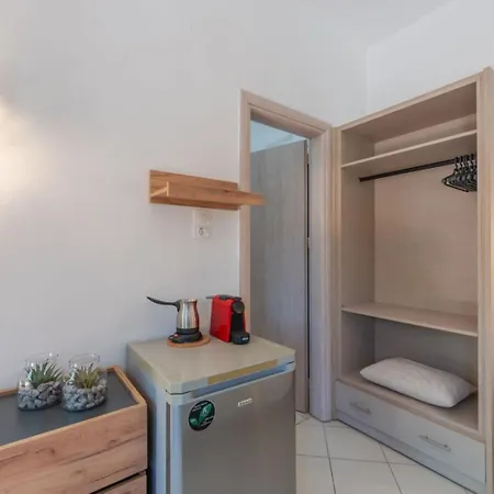 Ξενοδοχείο με διαμερίσματα Avra Residences