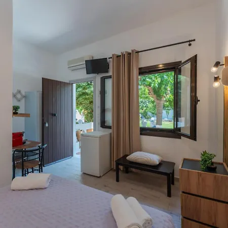 Ξενοδοχείο με διαμερίσματα Avra Residences *