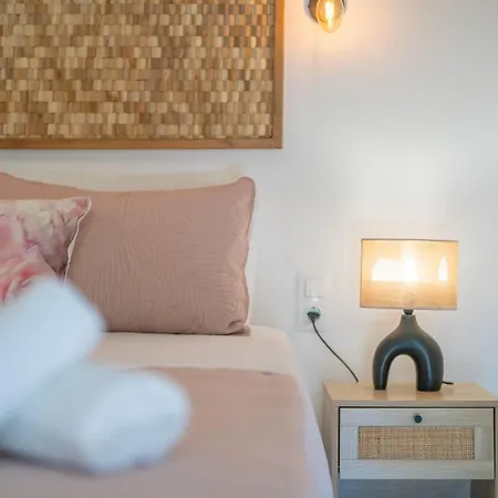 Ξενοδοχείο με διαμερίσματα Avra Residences *