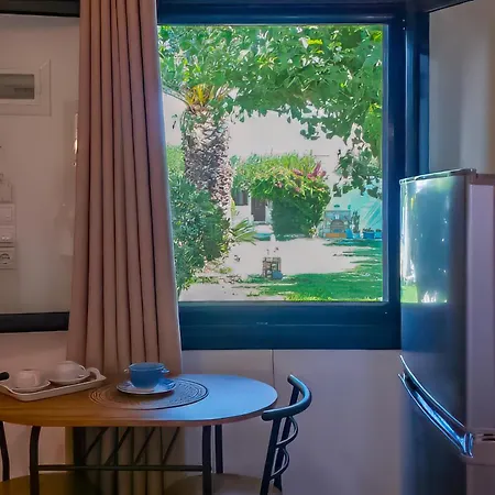 Skyros Avra Residences *